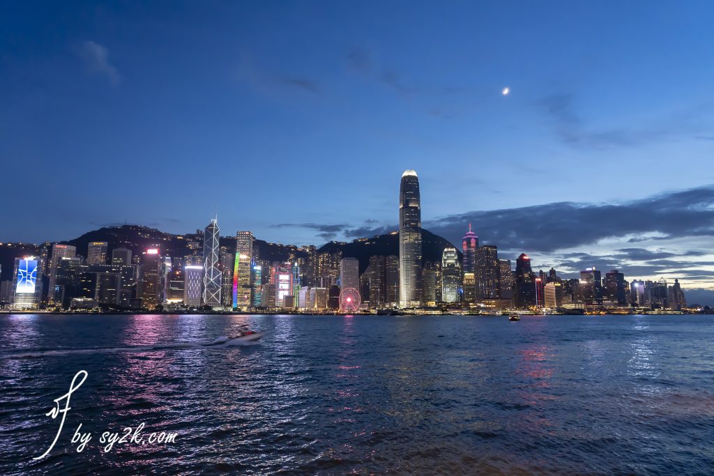 維多利亞港, 新月